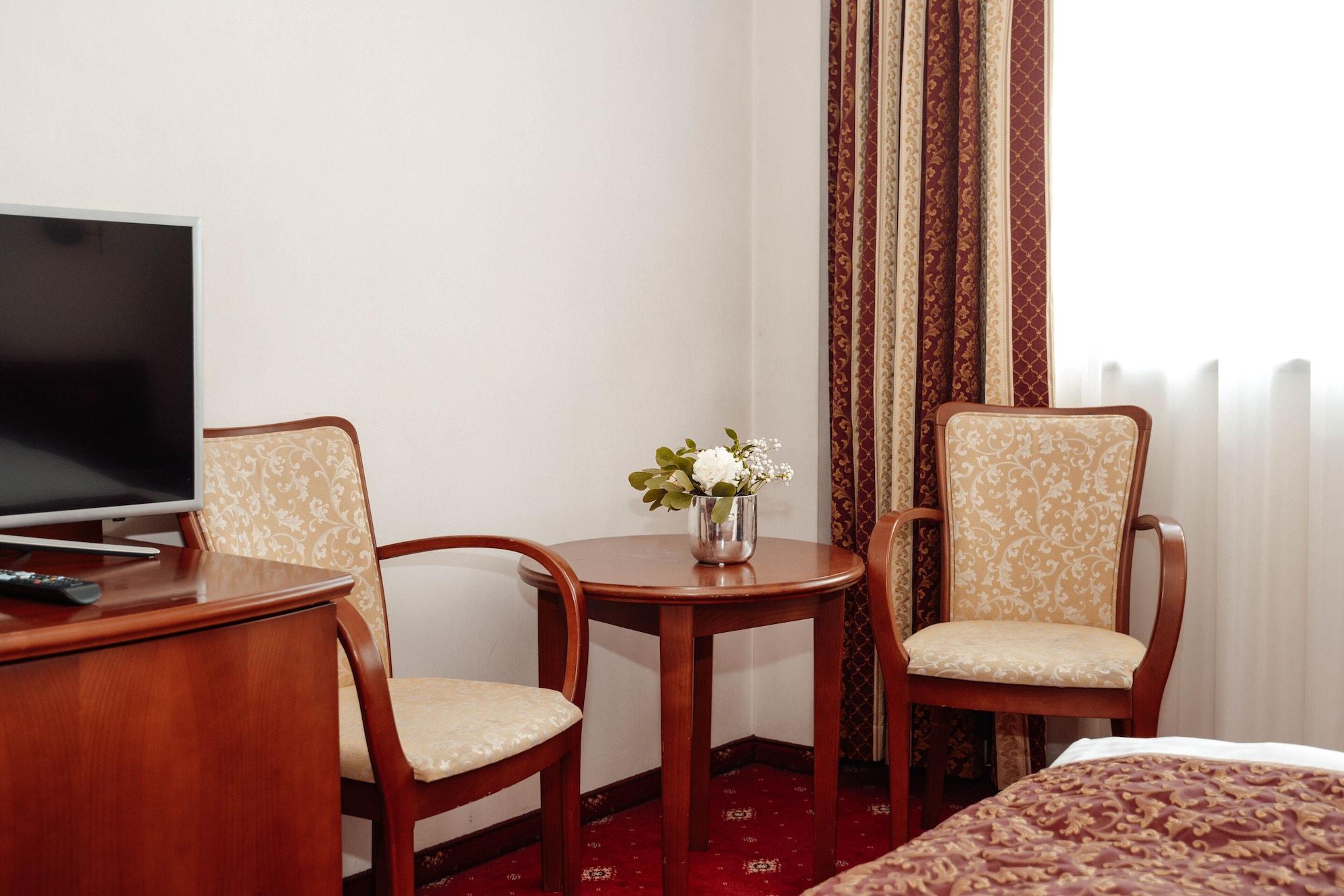 Hotel Sympozjum & Spa Краков Экстерьер фото