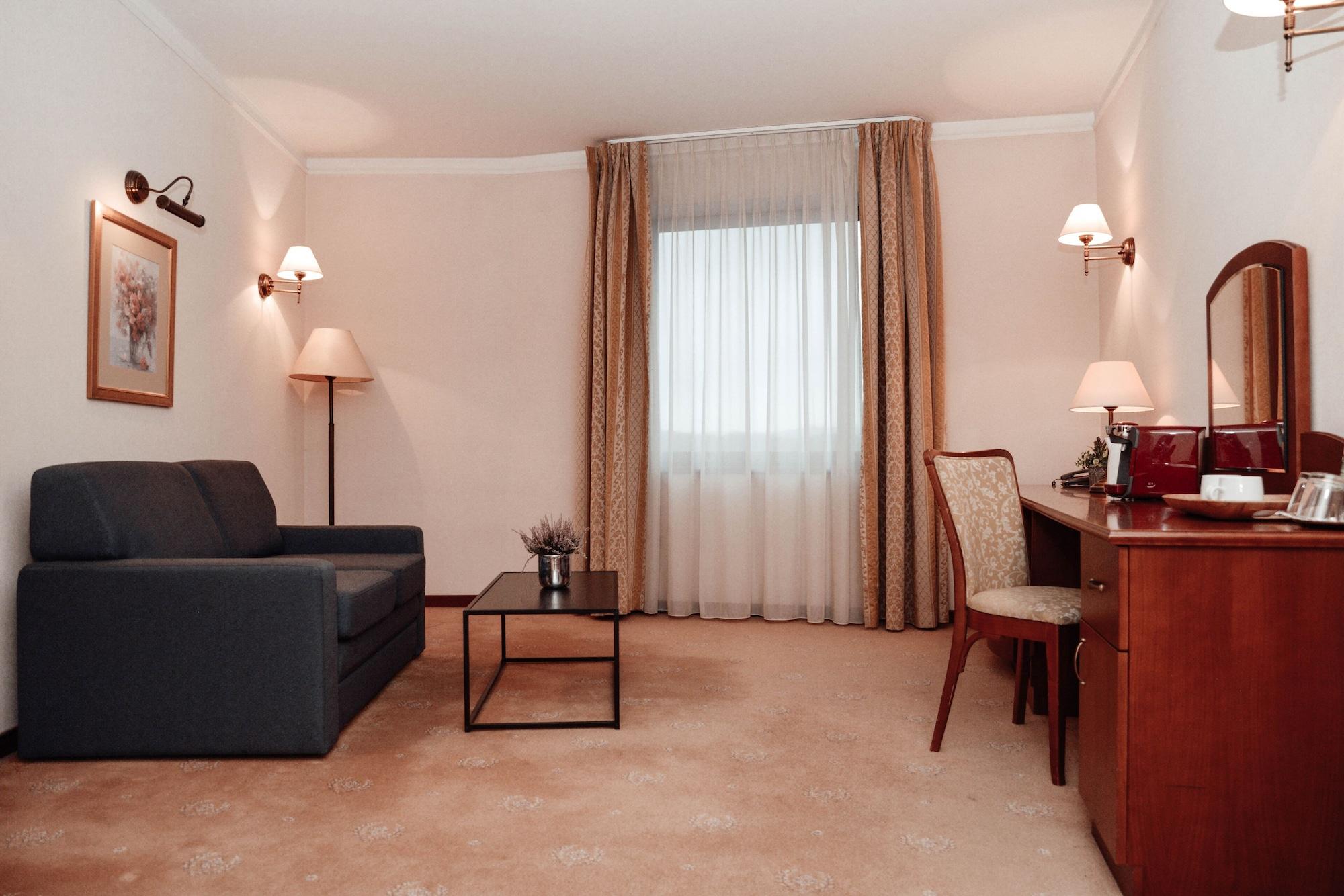 Hotel Sympozjum & Spa Краков Экстерьер фото